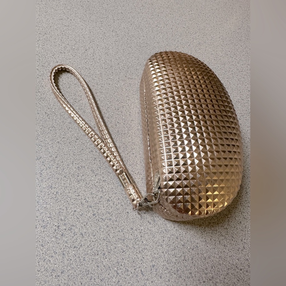 Accessory case rose gold color